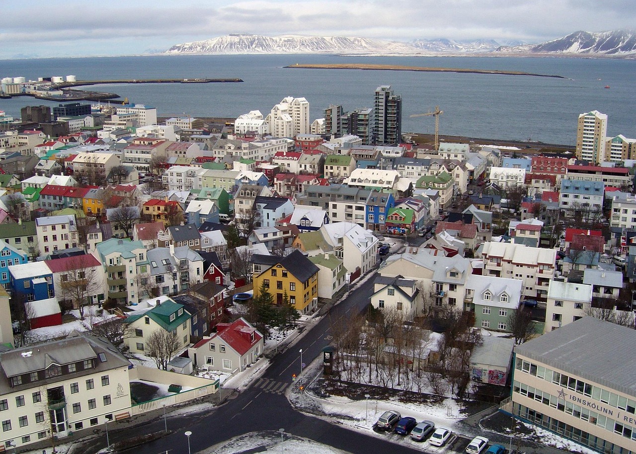 Iceland: Protecting Natural Wonders (image credits: pixabay)
