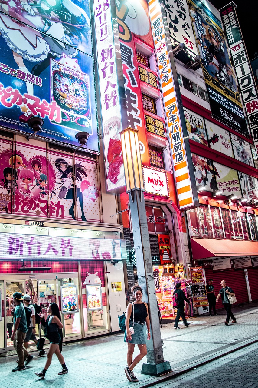 Japan's Ban on Dancing After Midnight (image credits: pixabay)