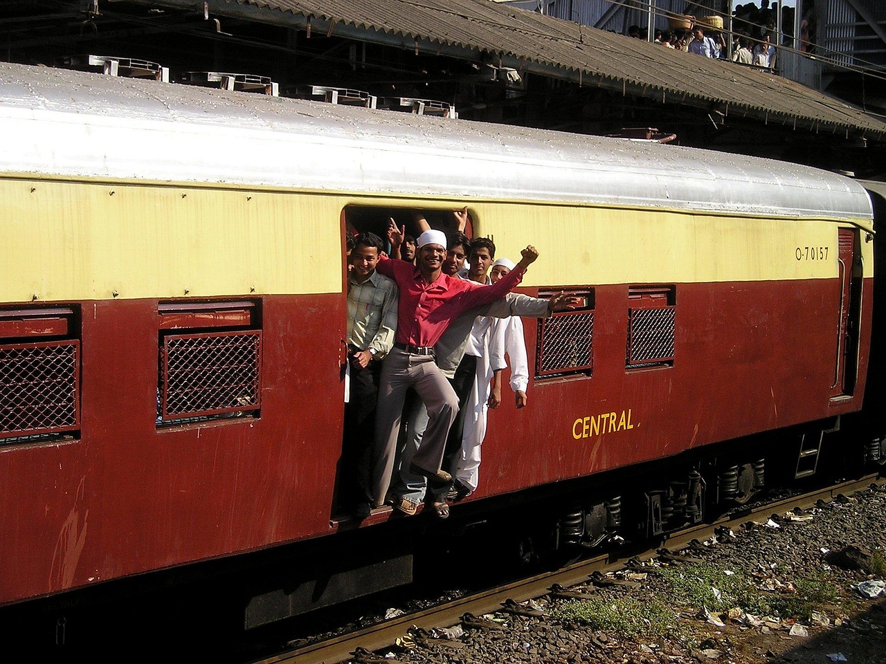India: Overcrowding and Growing Pains (image credits: pixabay)
