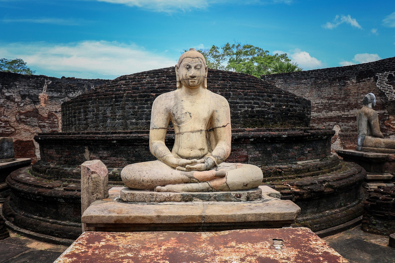 Sri Lanka: Tropical Peace and Spirituality (image credits: pixabay)