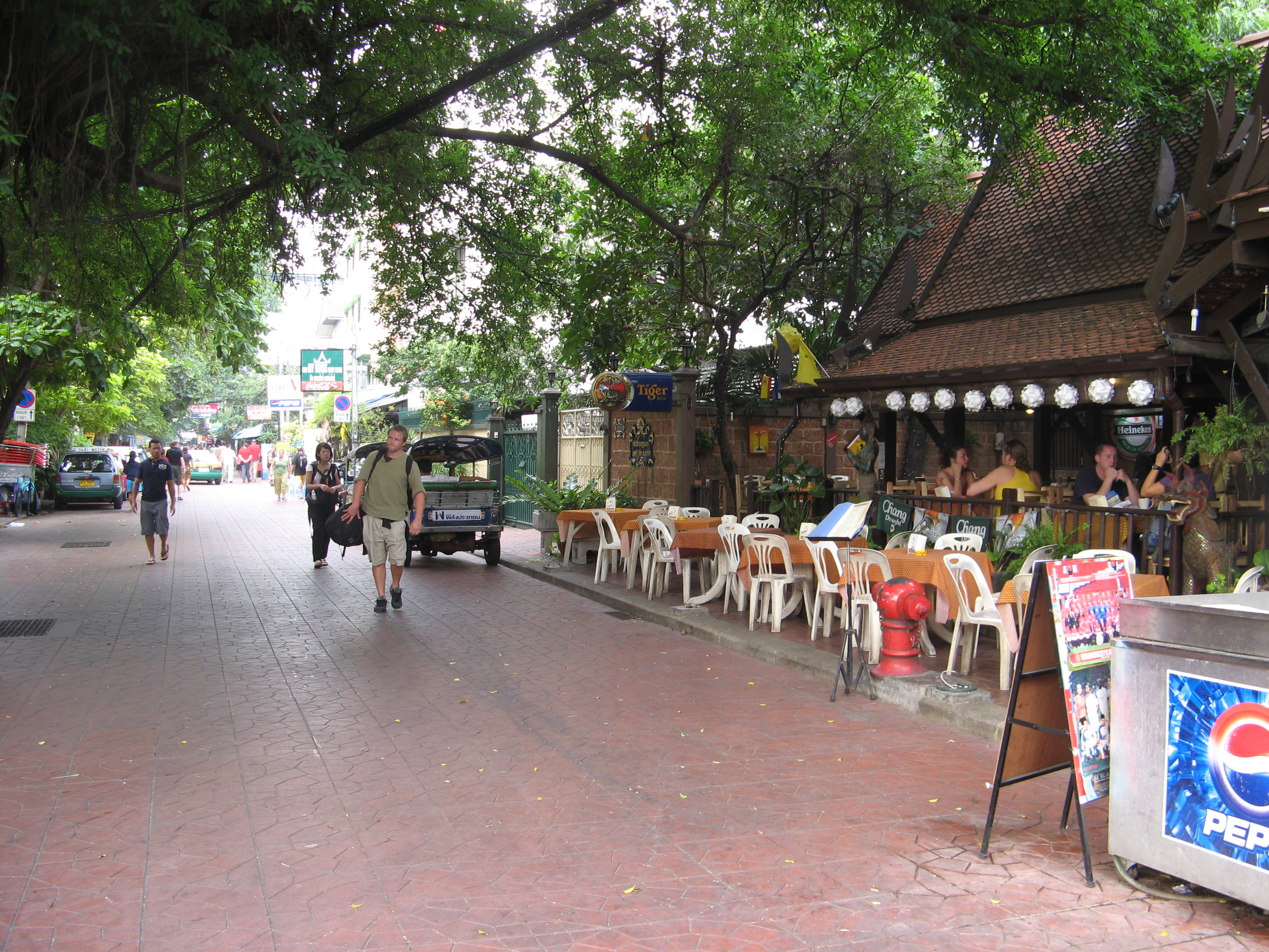 Bangkok Thailand Pandemic Aftershocks and Crowds (image credits: wikimedia)