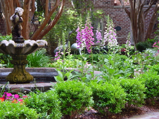 6. Beautiful Parks and Green Spaces (image credits: wikimedia)
