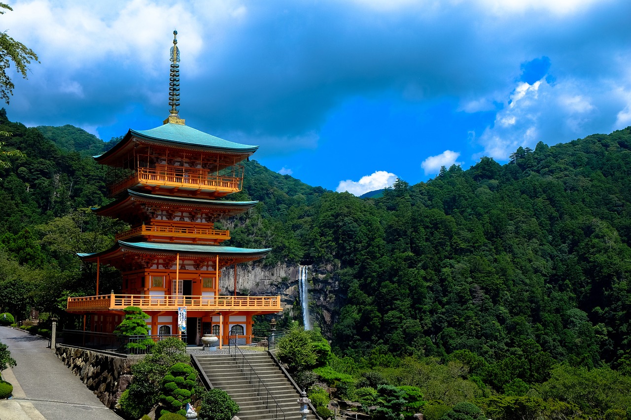 Japan: Blending Tradition with Sustainability (image credits: pixabay)