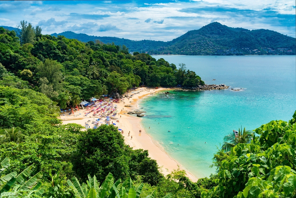 Phuket, Thailand (Tourist Trap) (image credits: rawpixel)