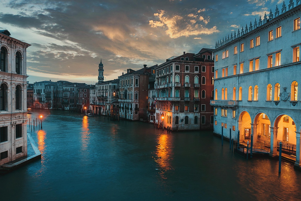 Economic Implications of Tourism (image credits: pixabay)