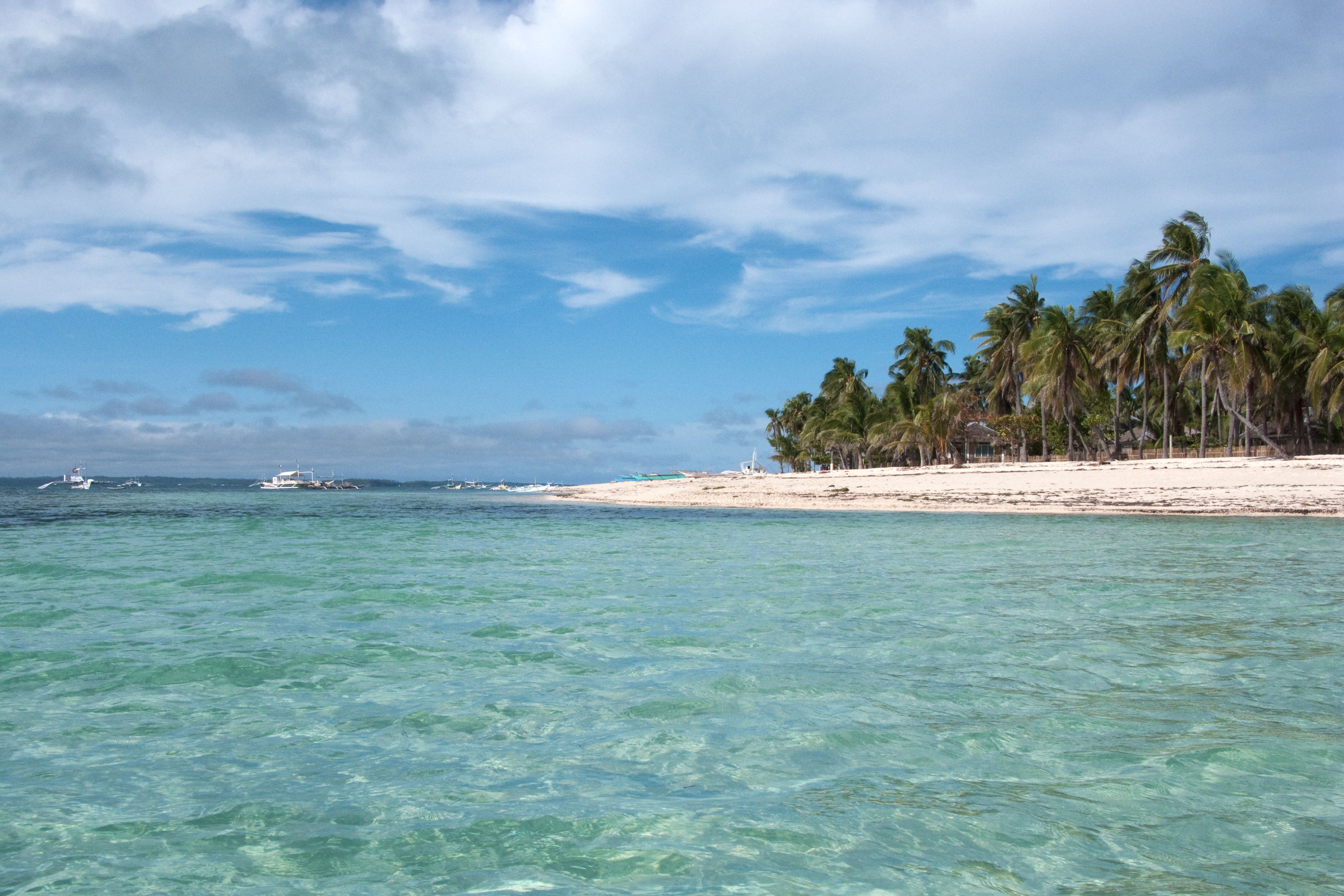 Philippines Rethinking Its Welcome (image credits: wikimedia)