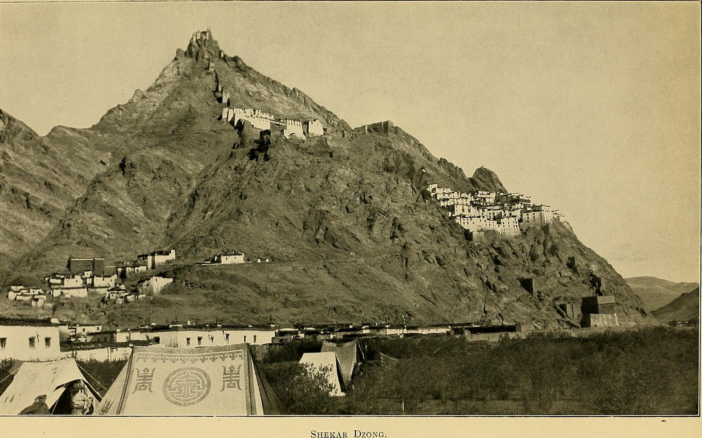 Mount Everest, Nepal: The Roof of the World Under Siege (image credits: wikimedia)