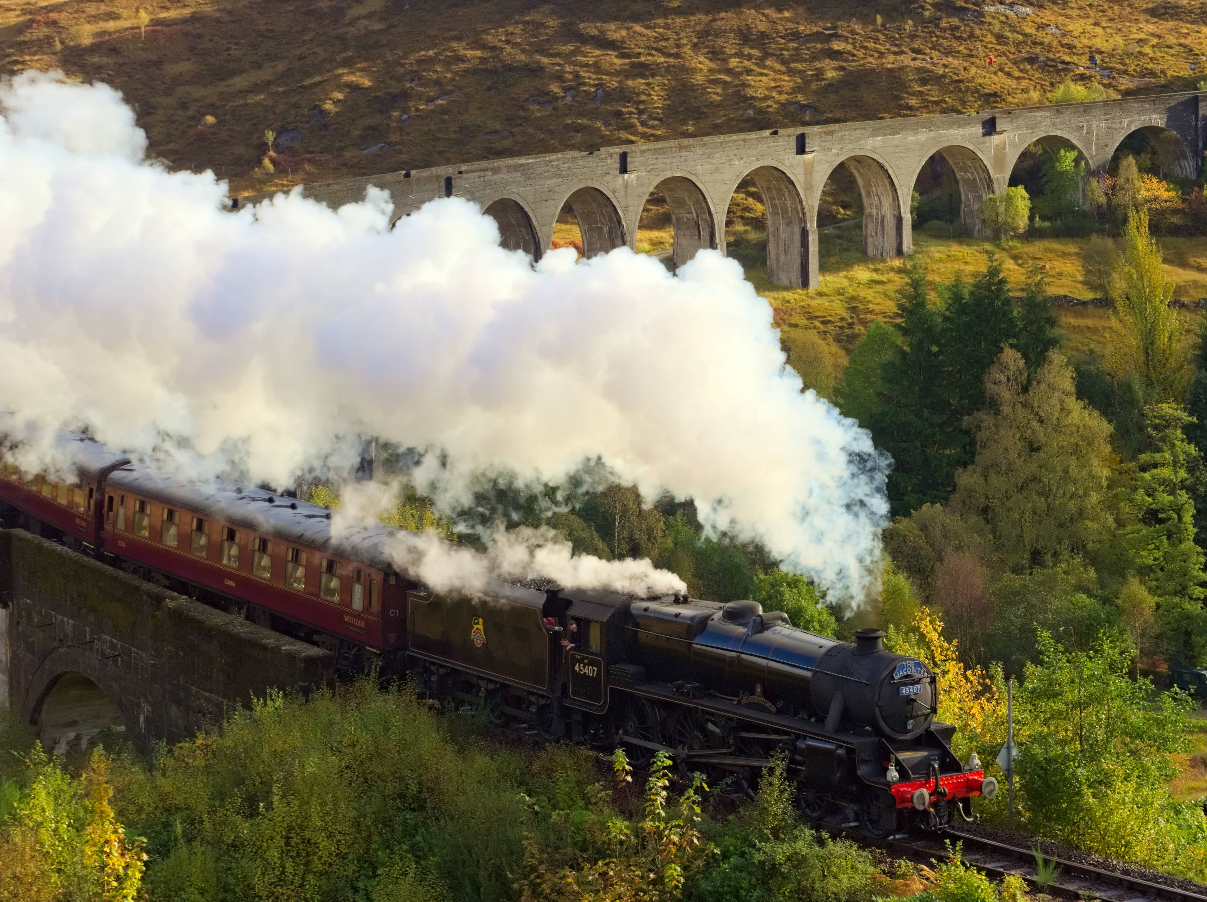 The Jacobite Steam Train, Scotland (image credits: wikimedia)