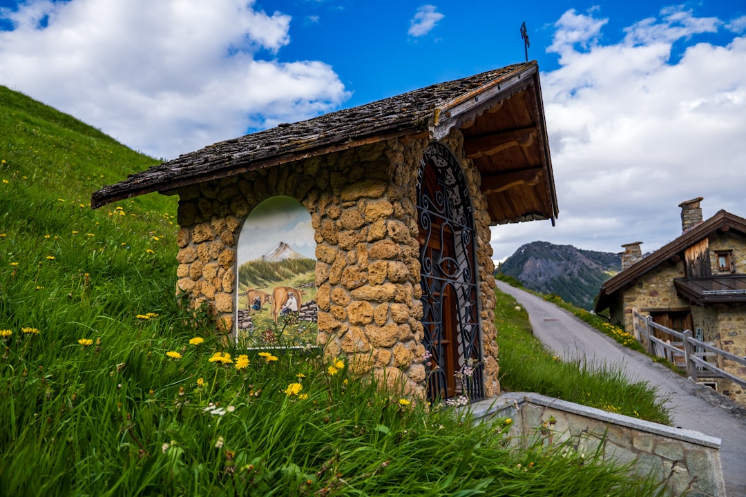 Less Crowded Spaces (image credits: unsplash)