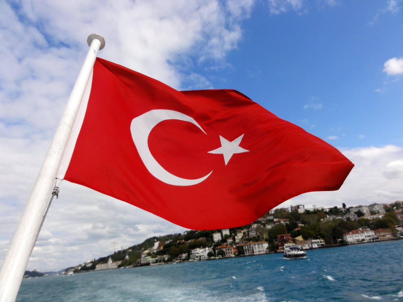 Turkey Lost in the Middle (image credits: pixabay)