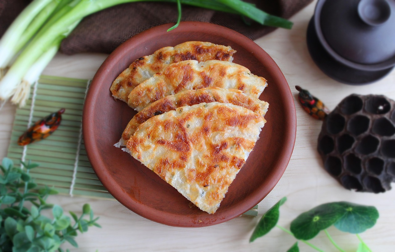 Cong You Bing: Scallion Pancakes That Crunch and Flake (image credits: pixabay)