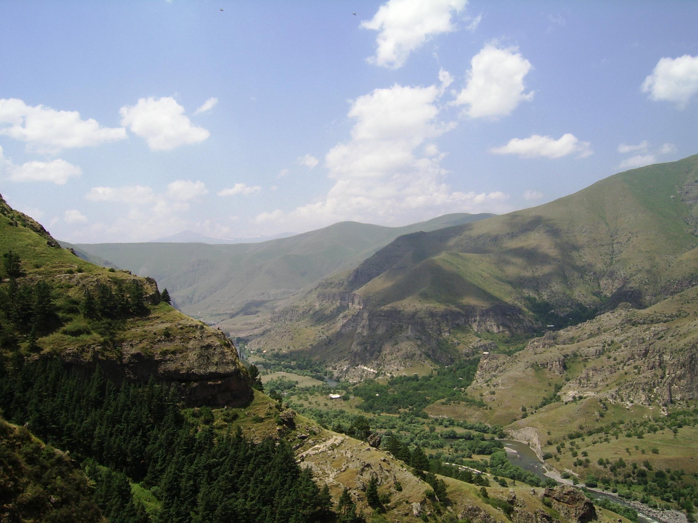 Mountains to Sea in a Day (image credits: wikimedia)