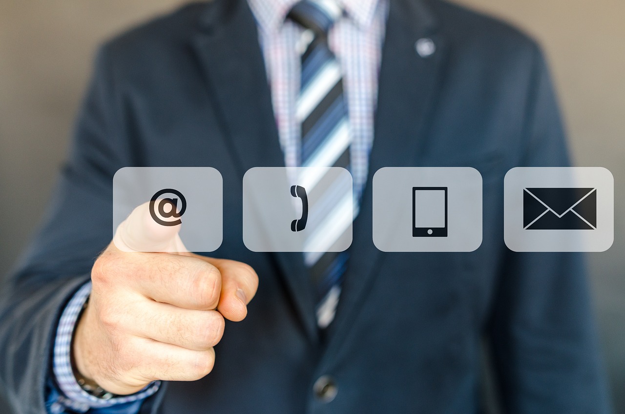 Signing Up for Alerts and Newsletters (image credits: pixabay)