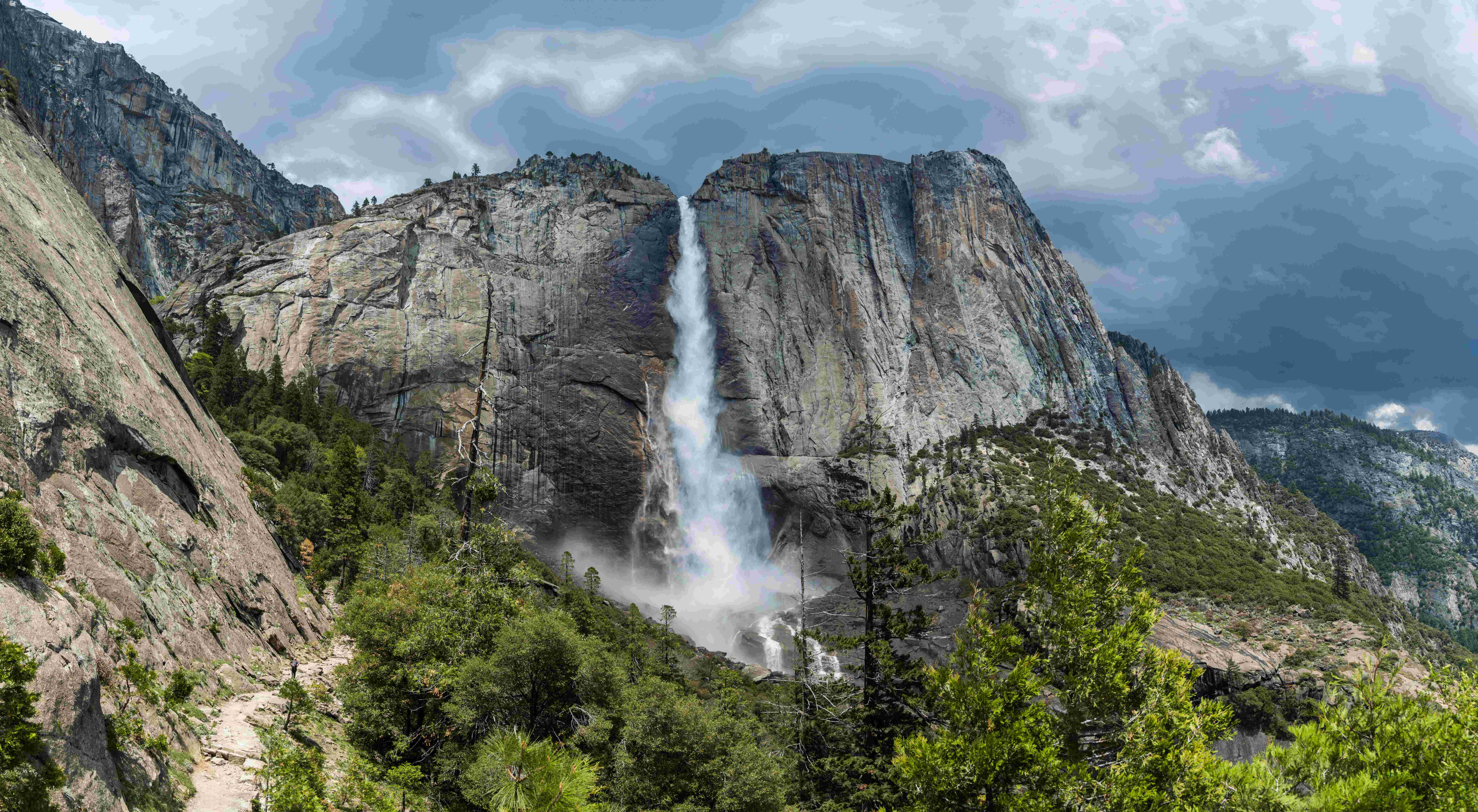 Yosemite Granite Giants and Thundering Falls (image credits: wikimedia)