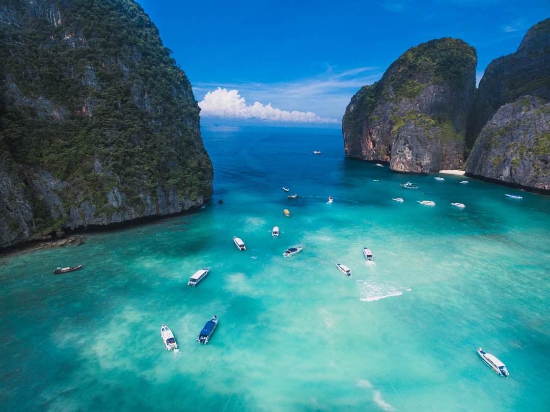 Thailand: Tropical Temperatures and Endless Adventure (image credits: unsplash)