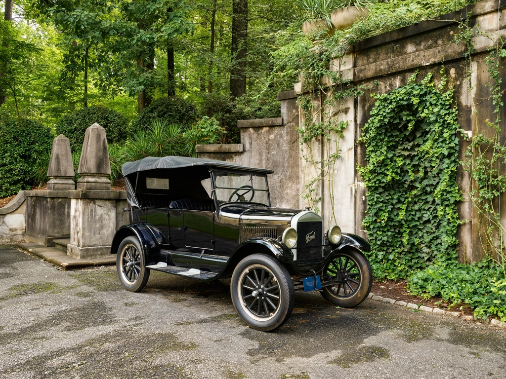Cultural and Historical Attractions (image credits: rawpixel)