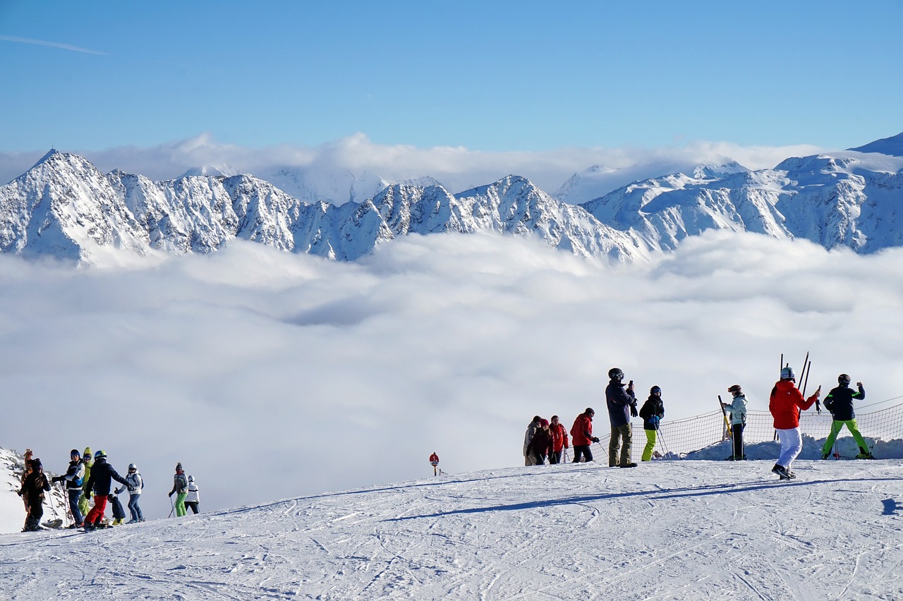 Sun Peaks, British Columbia (image credits: pixabay)