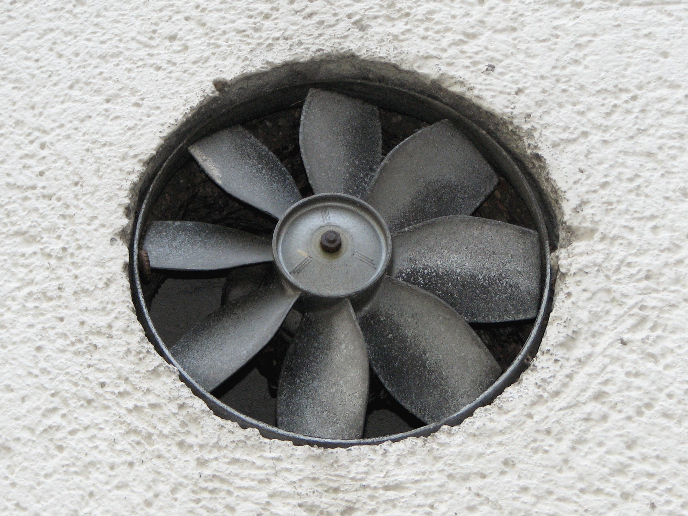 Air Vents and Registers (image credits: By Adamantios, CC BY-SA 3.0, https://commons.wikimedia.org/w/index.php?curid=2304562)