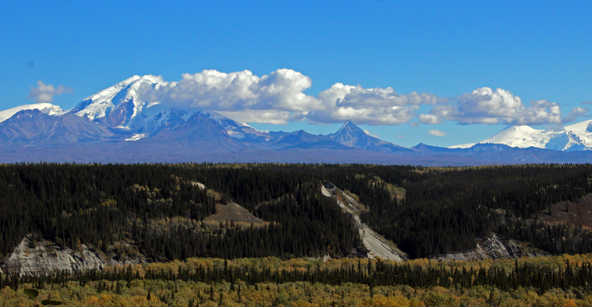 The Natural Beauty of the U.S.-Alaska-Canada Border (image credits: wikimedia)