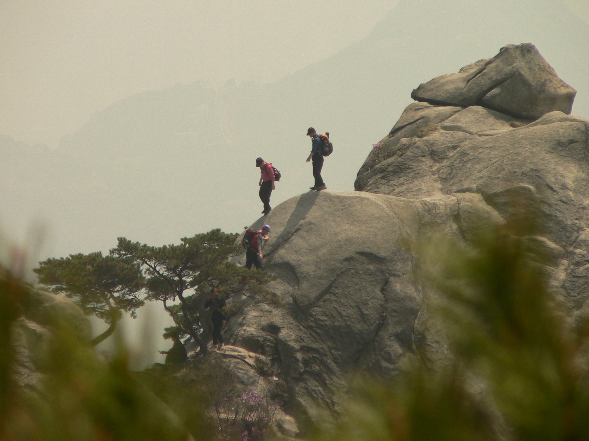 North Korea: Closed Doors and Controlled Experiences (image credits: wikimedia)