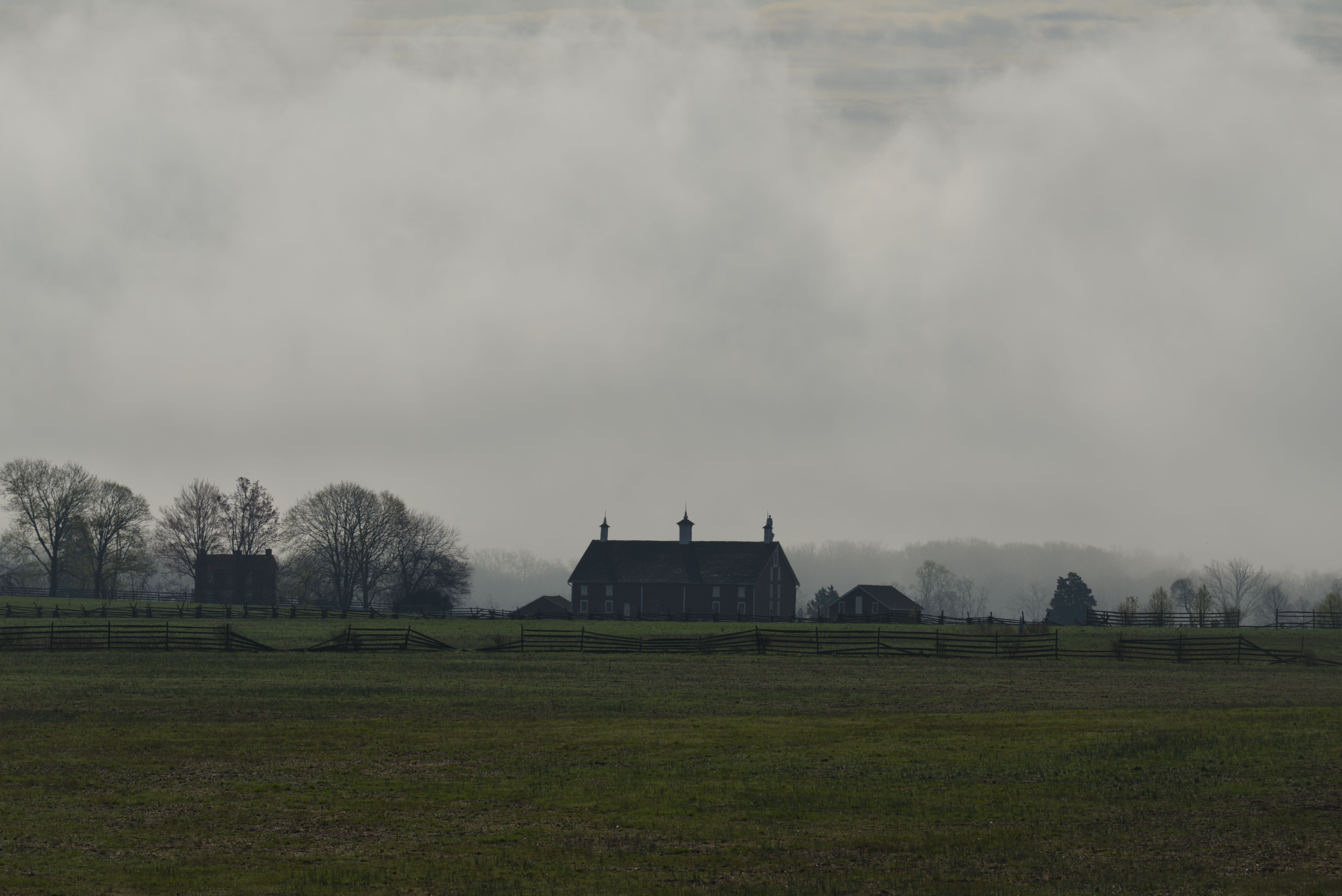 Gettysburg Battlefield Echoes of the Past (image credits: wikimedia)