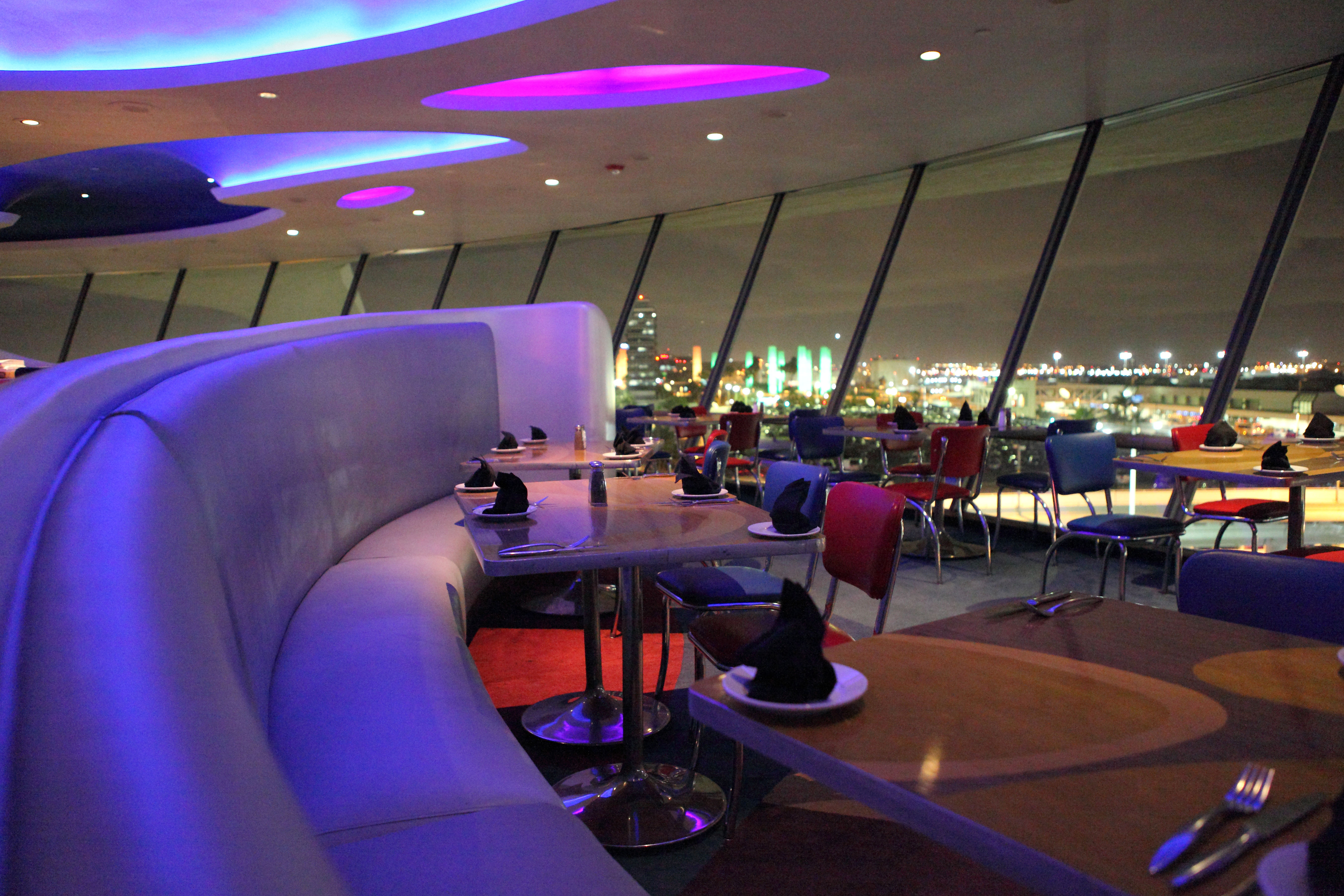 Dining Options (image credits: wikimedia)