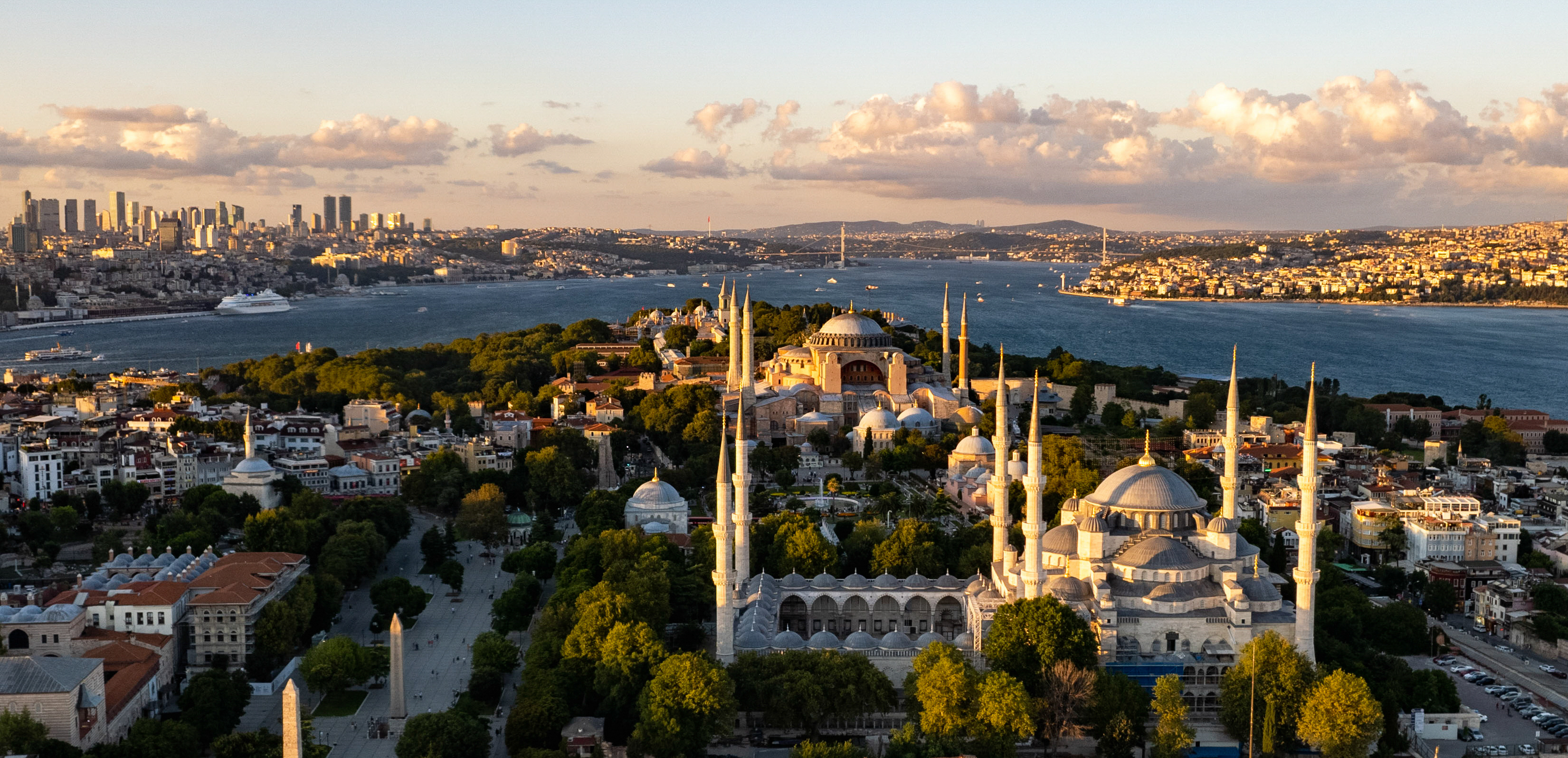 Istanbul Turkey Political Tensions and Travel Warnings (image credits: wikimedia)