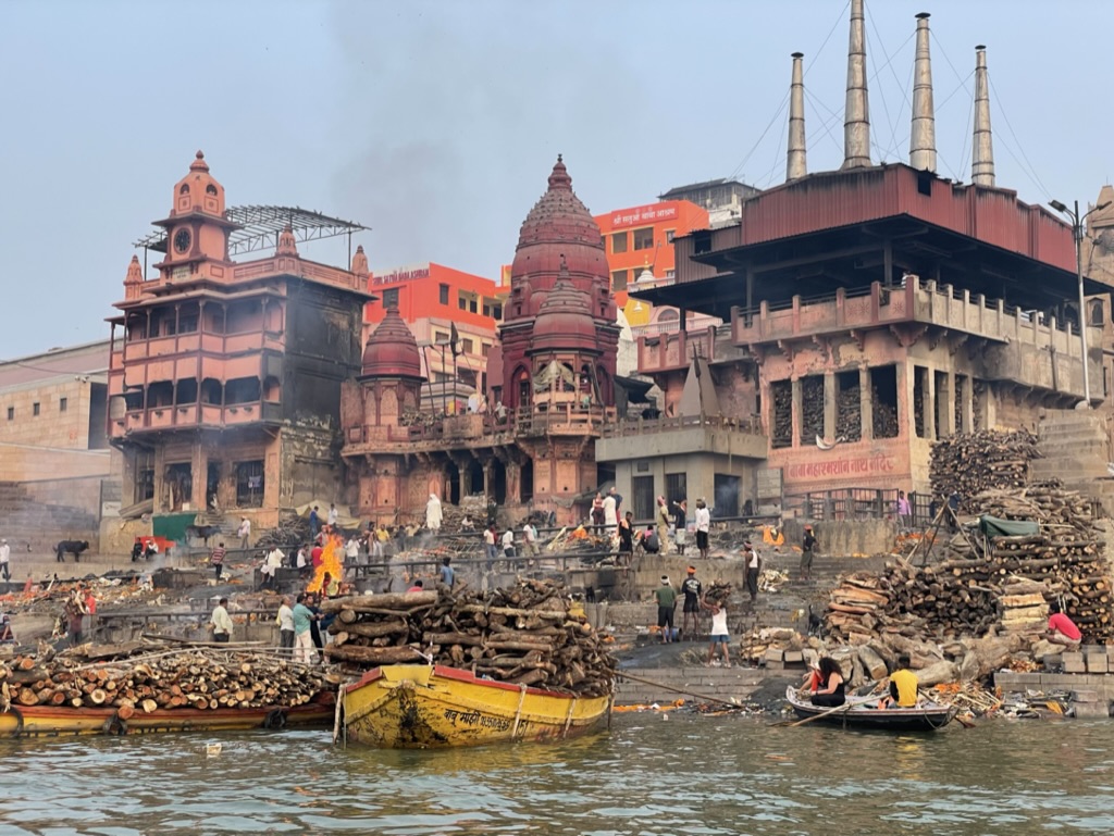 Myth vs. Reality: Does Dying in Varanasi Really Guarantee Salvation? (image credits: wikimedia)