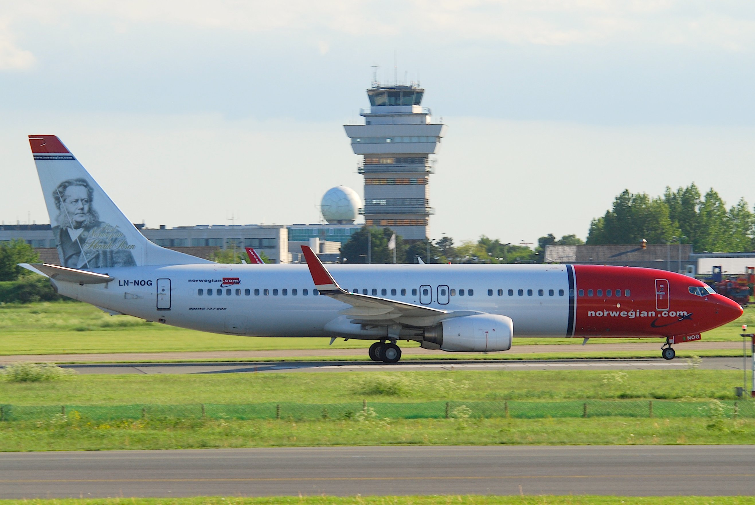 Norwegian Air: Affordable Transatlantic Travel (image credits: wikimedia)