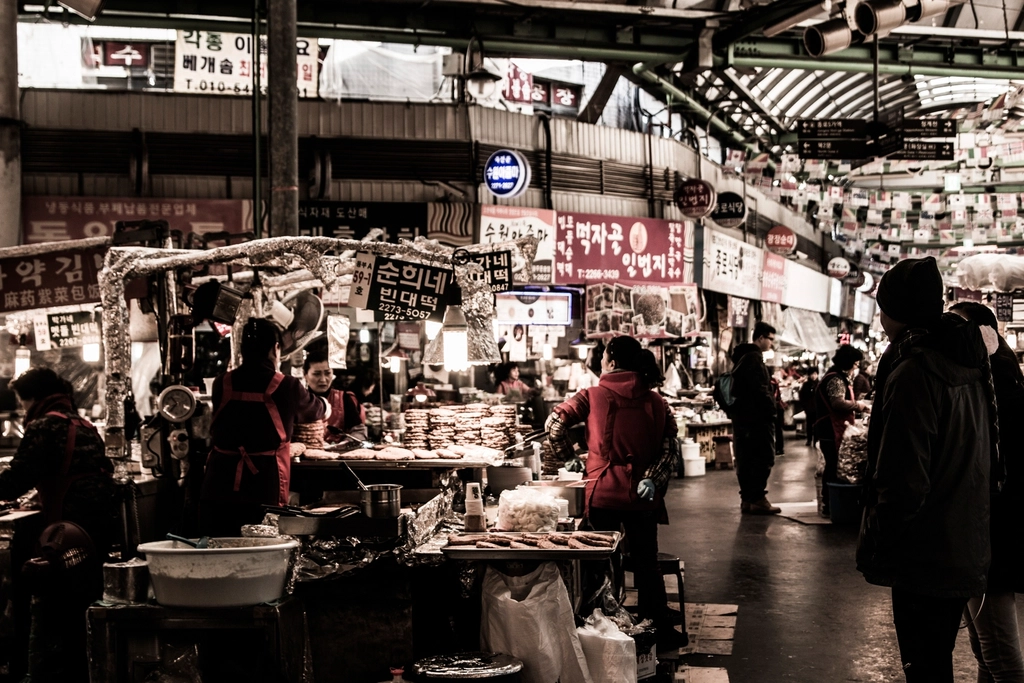Street Food as a Feast for the Senses (image credits: rawpixel)