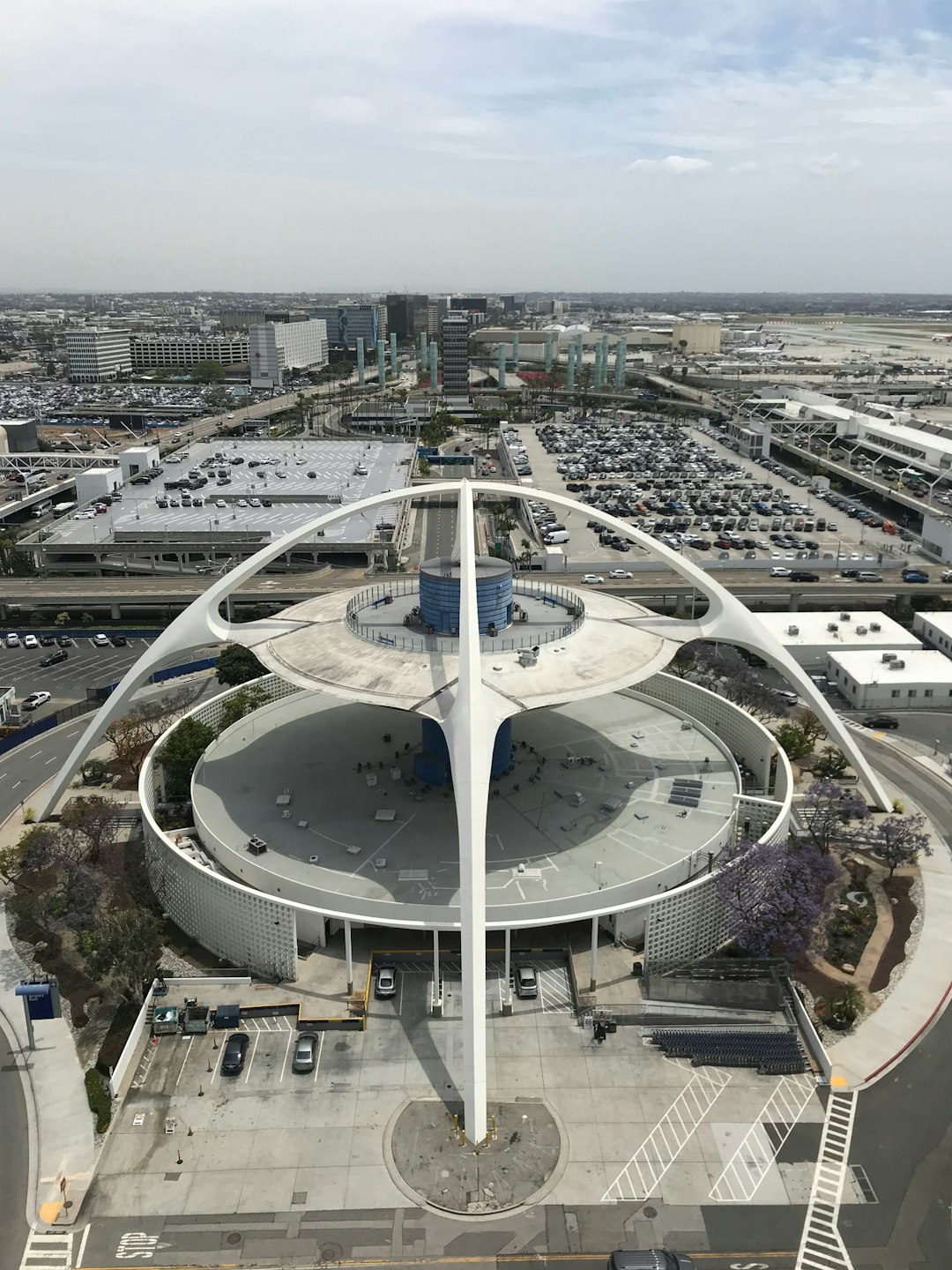 5. Los Angeles International Airport (LAX) - Hollywood's Least Impressive Performance (image credits: unsplash)