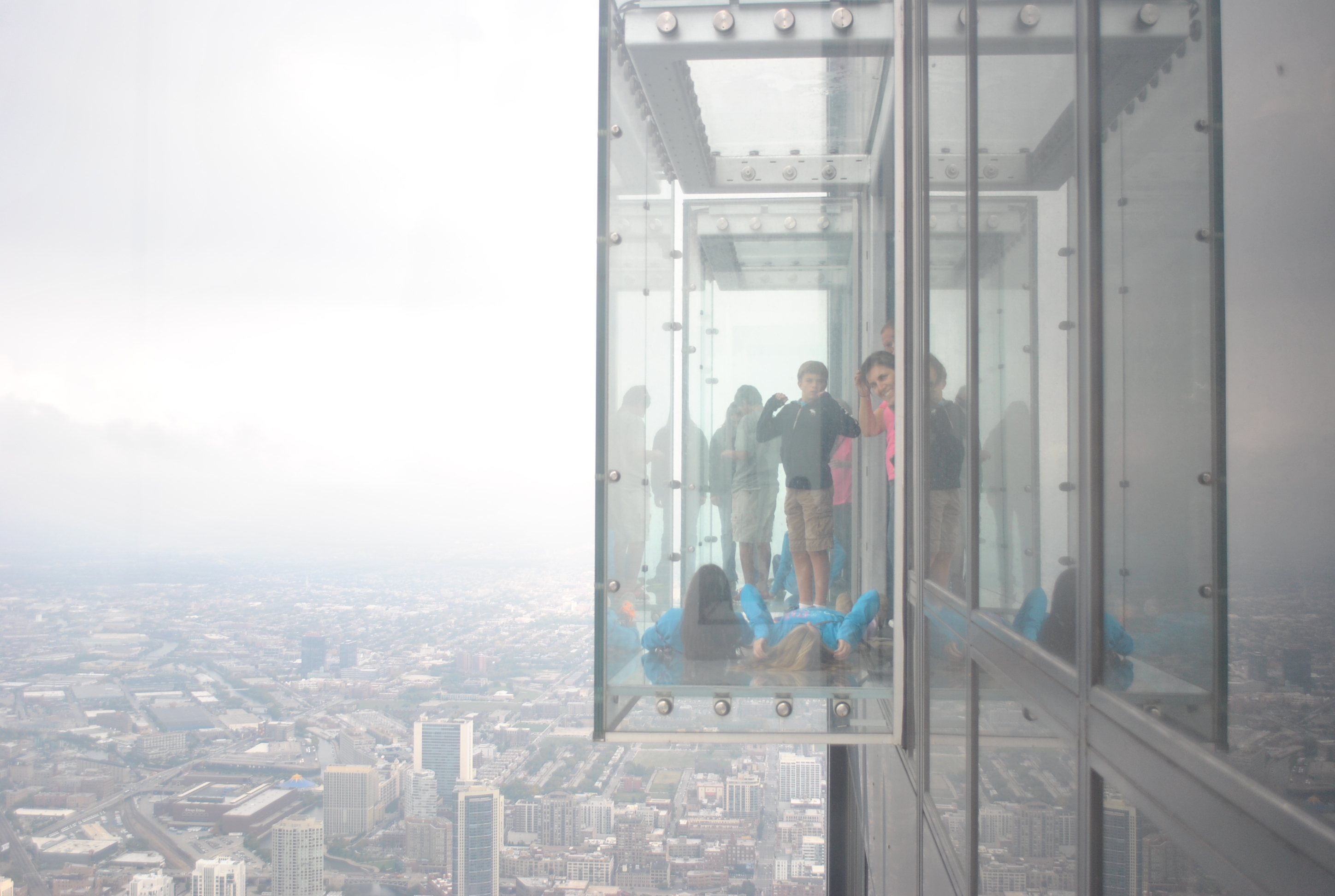 Skydeck Chicago at Willis Tower, USA (image credits: wikimedia)
