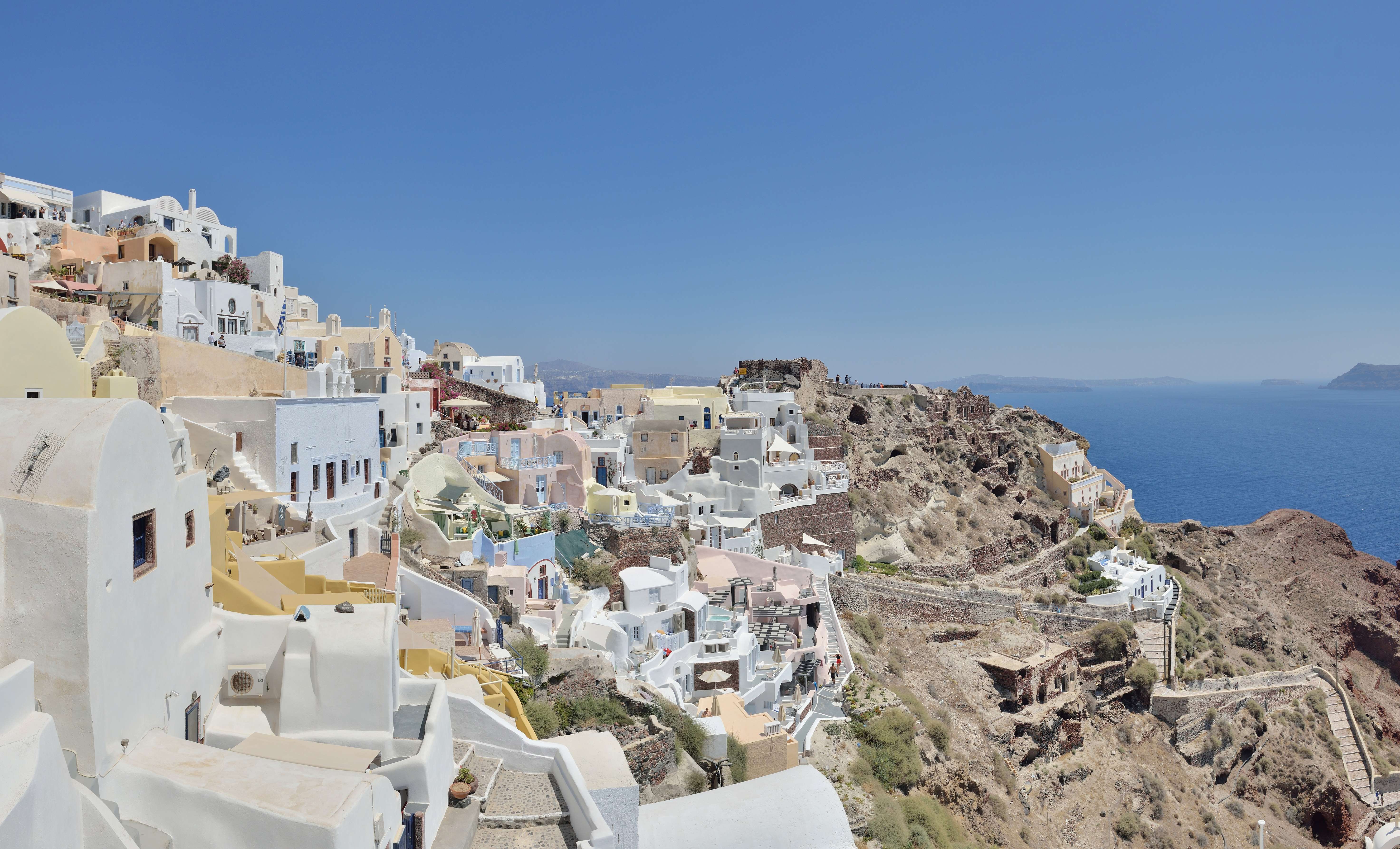 Greece Island Bliss and Timeless Calm (image credits: wikimedia)