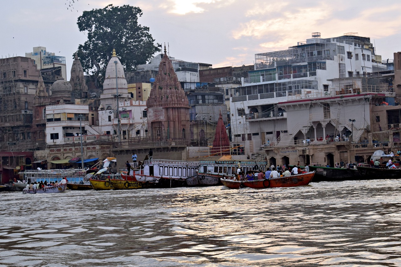 Varanasi India - Where Death and Rebirth Dance Along the Ganges (image credits: pixabay)