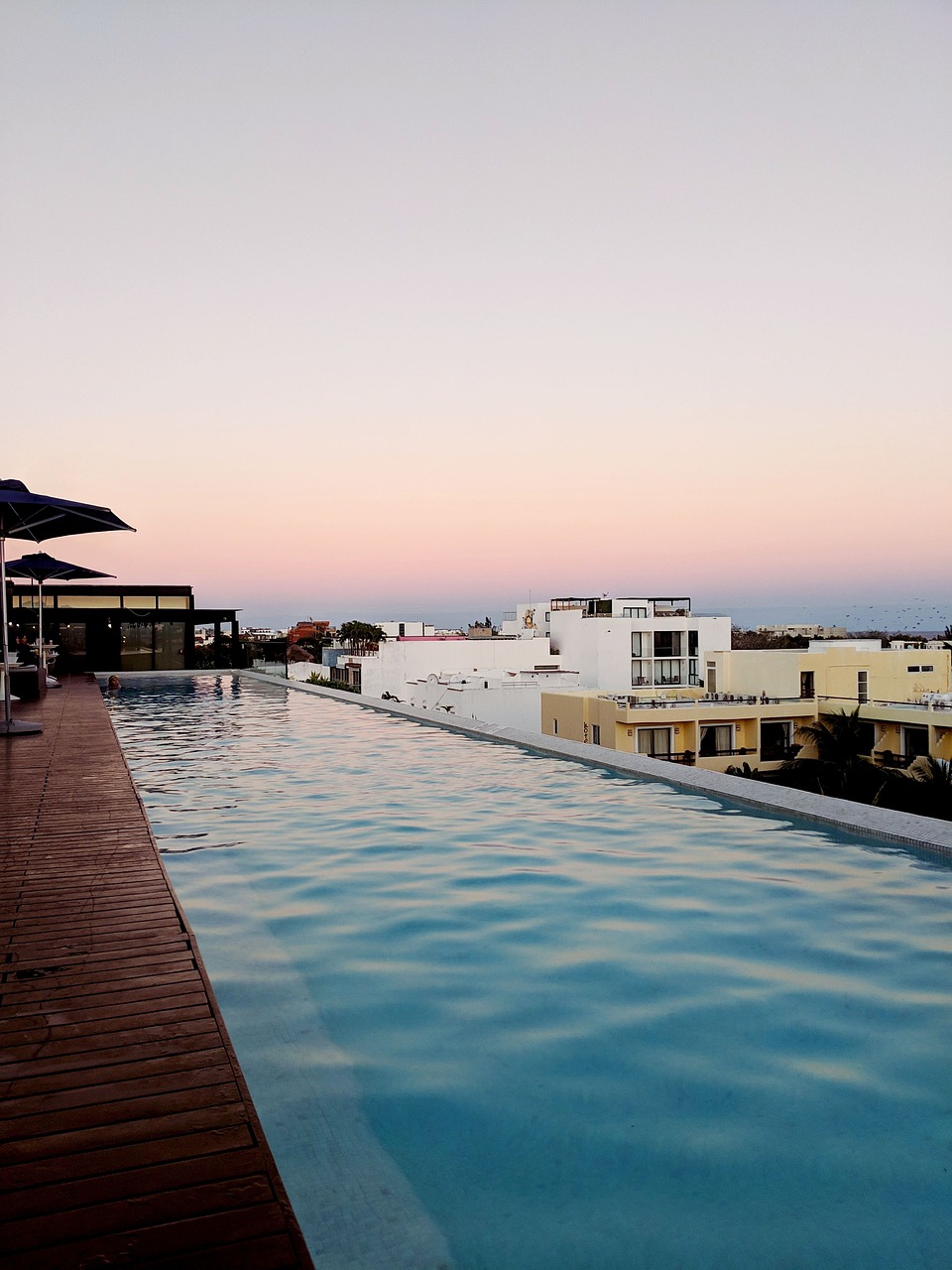Playa del Carmen: Vibrant by Day, Risky by Night (image credits: pixabay)