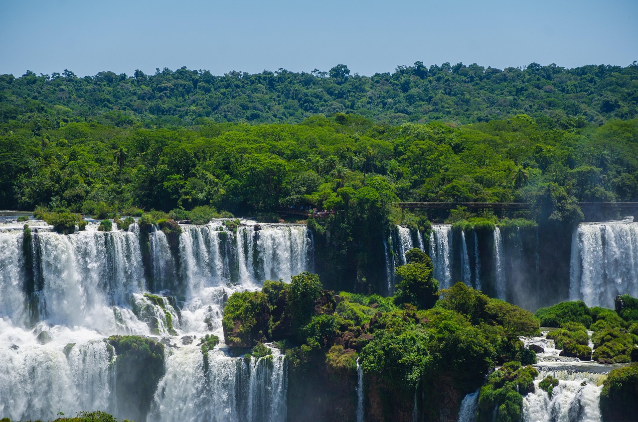 Iguazu Falls, Argentina/Brazil (image credits: pixabay)