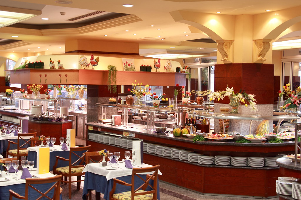 The Food Scene Feels Like Corporate Cafeteria Dining (image credits: flickr)