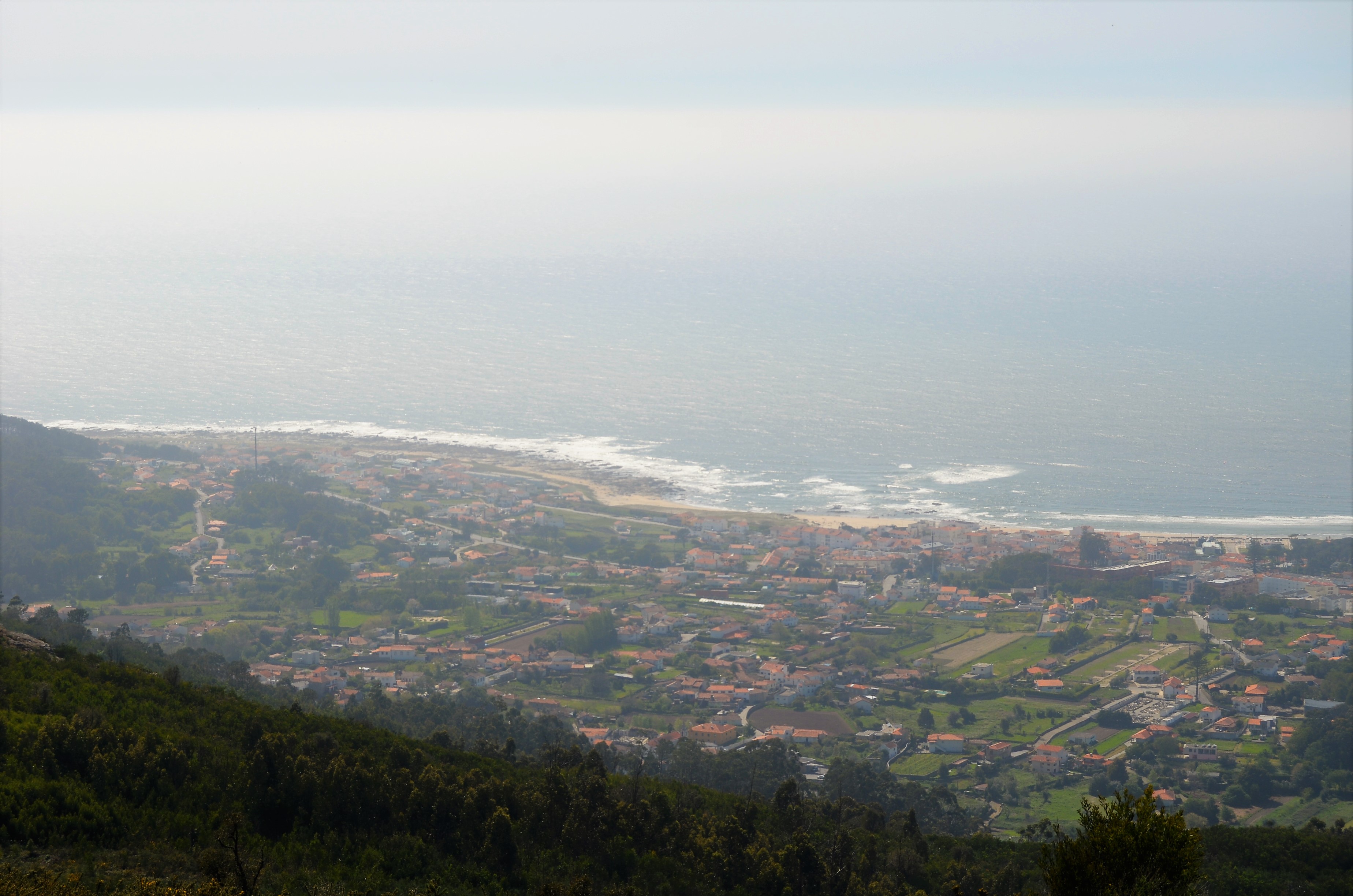 Portugal Quiet Villages and Ocean Air (image credits: wikimedia)