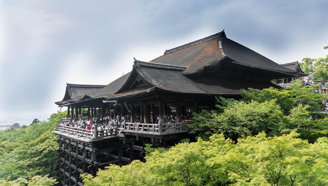 Japan: A Blend of Tradition and Modernity (image credits: pixabay)
