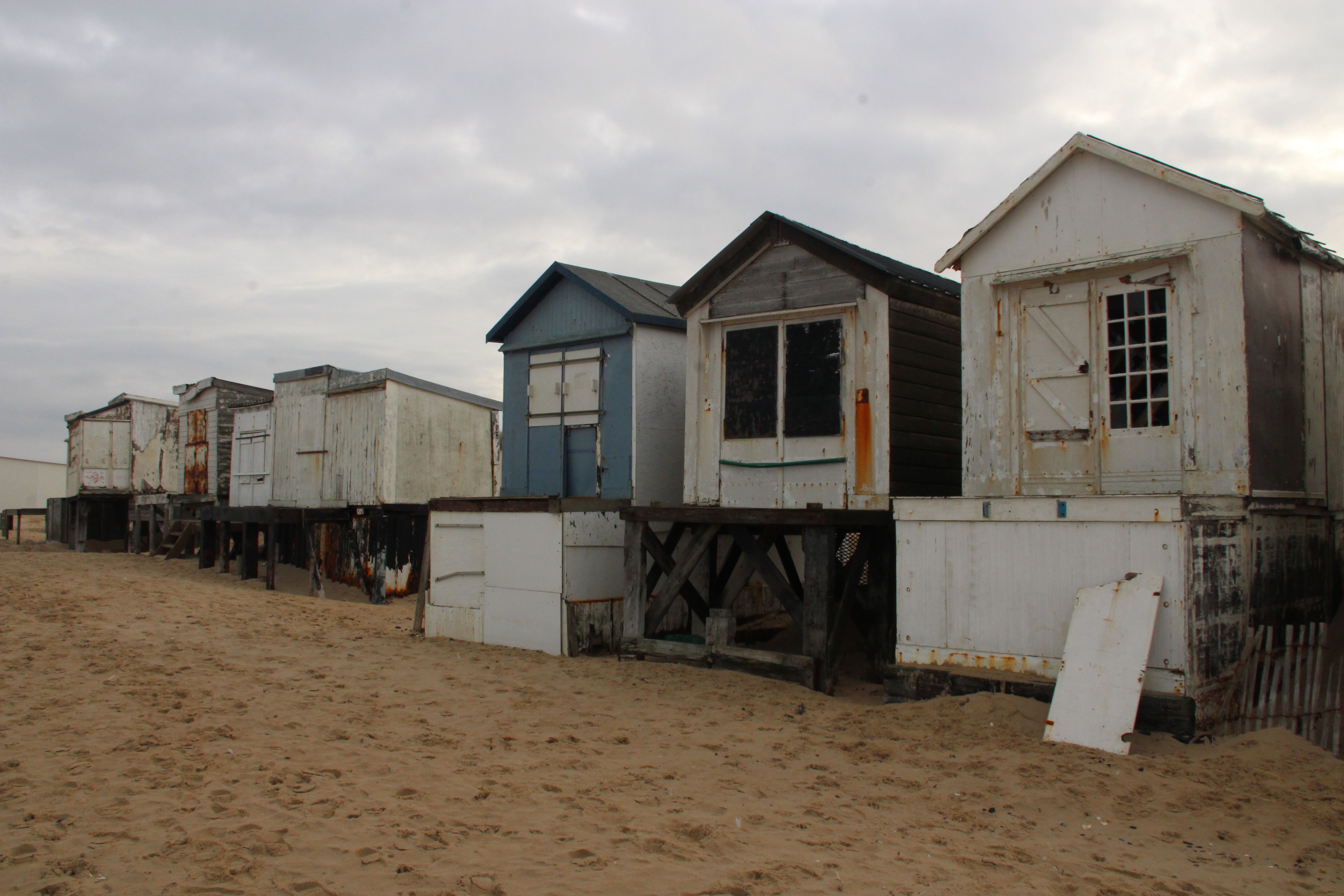 A Glittering Playground, Suddenly Silenced (image credits: wikimedia)