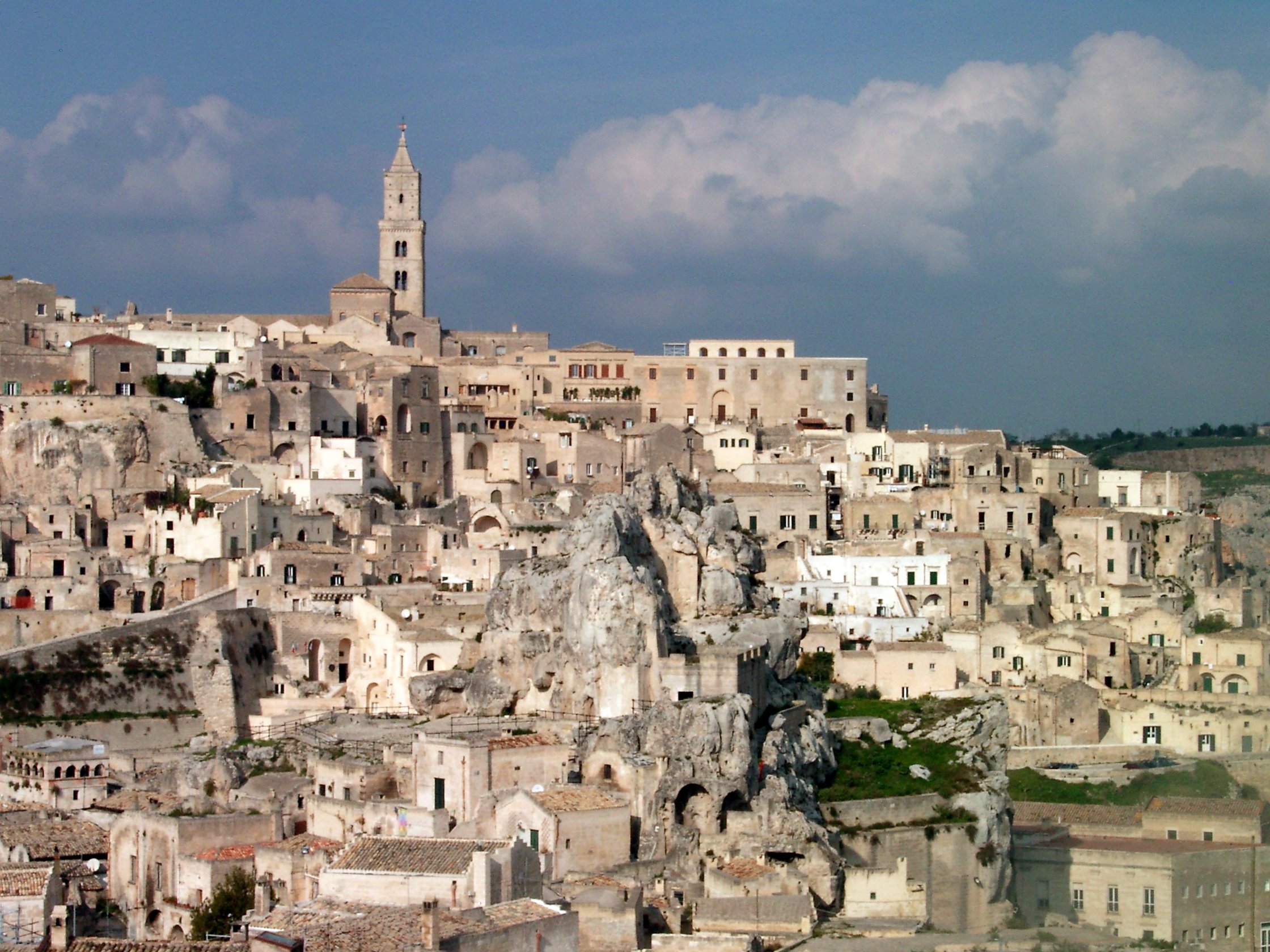 Matera Italy – From Forgotten to Fashionable Overnight (image credits: wikimedia)