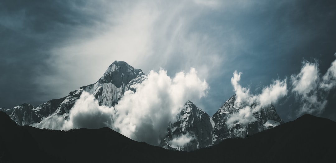 Mount Everest, Nepal (image credits: unsplash)