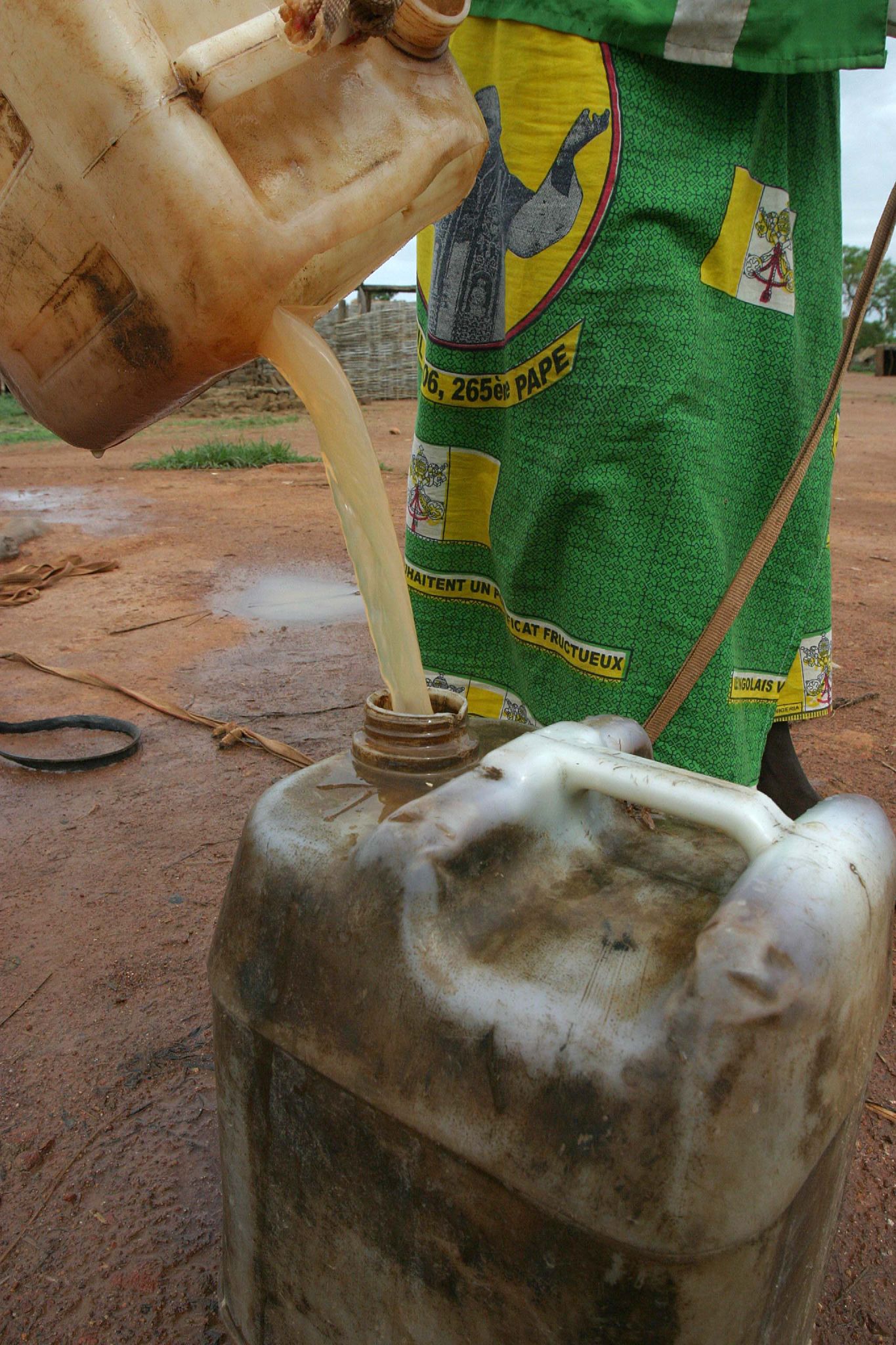 Yemen: Water Scarcity Amid Crisis (image credits: wikimedia)