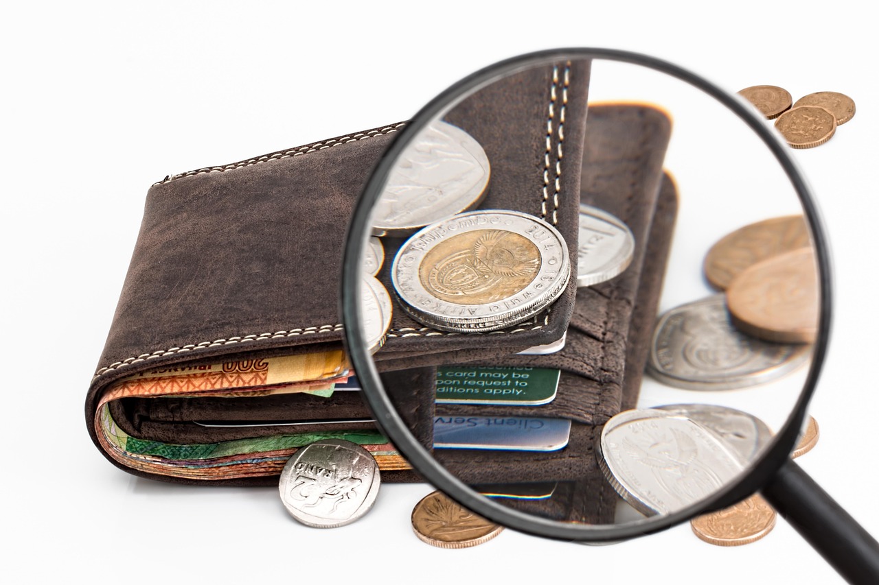 3. Budgeting for Minimalist Travel (image credits: pixabay)