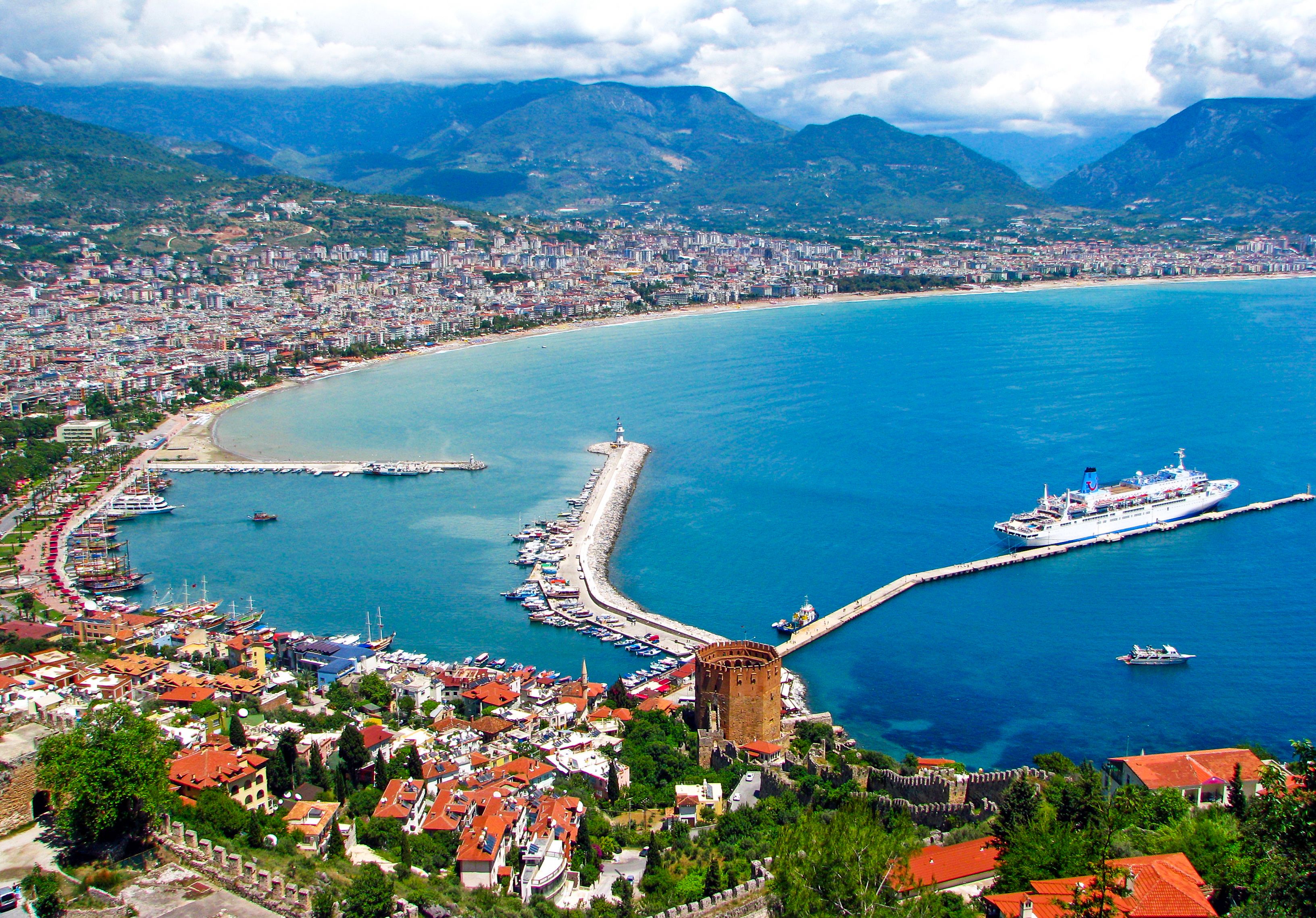 Turkey: Coastal Charm at a Surprising Price (image credits: wikimedia)