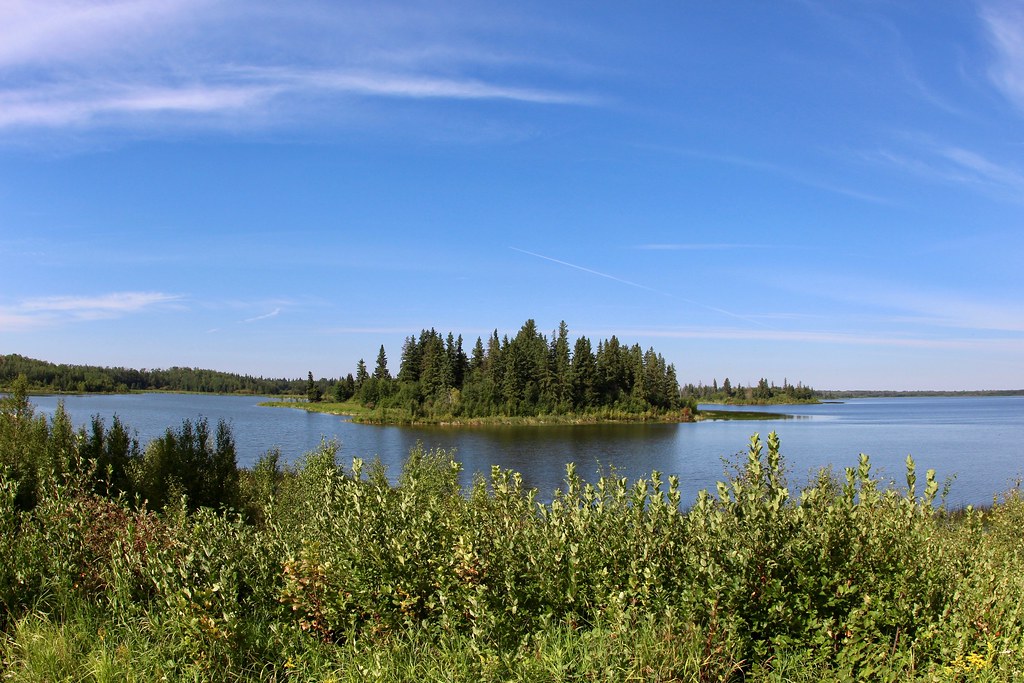 Canada Wilderness and Quiet Lakes (image credits: flickr)