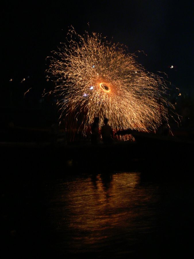 The Buzzing Nightlife of the Holy City (image credits: wikimedia)