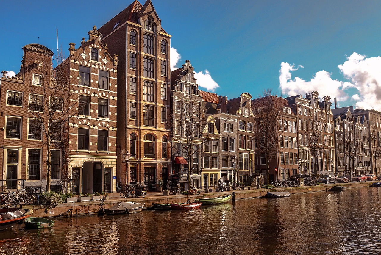 Amsterdam, Netherlands: Drawing the Line Against Overtourism (image credits: pixabay)