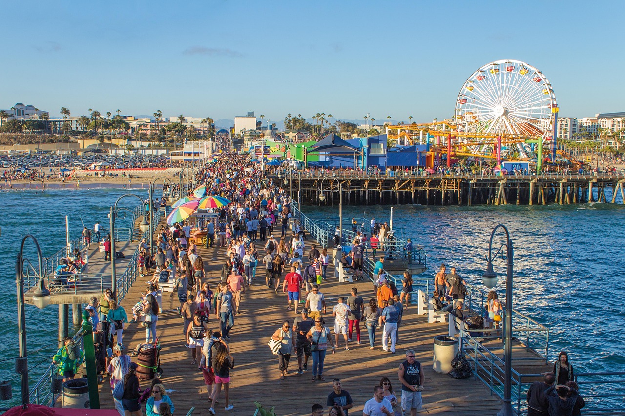 18. Santa Monica Pier, California - Sewage Spectacular (image credits: pixabay)