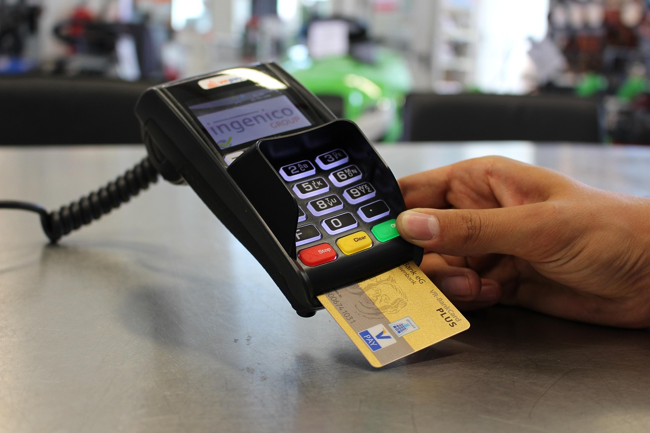 Not Inspecting the ATM Before Using It (image credits: pixabay)